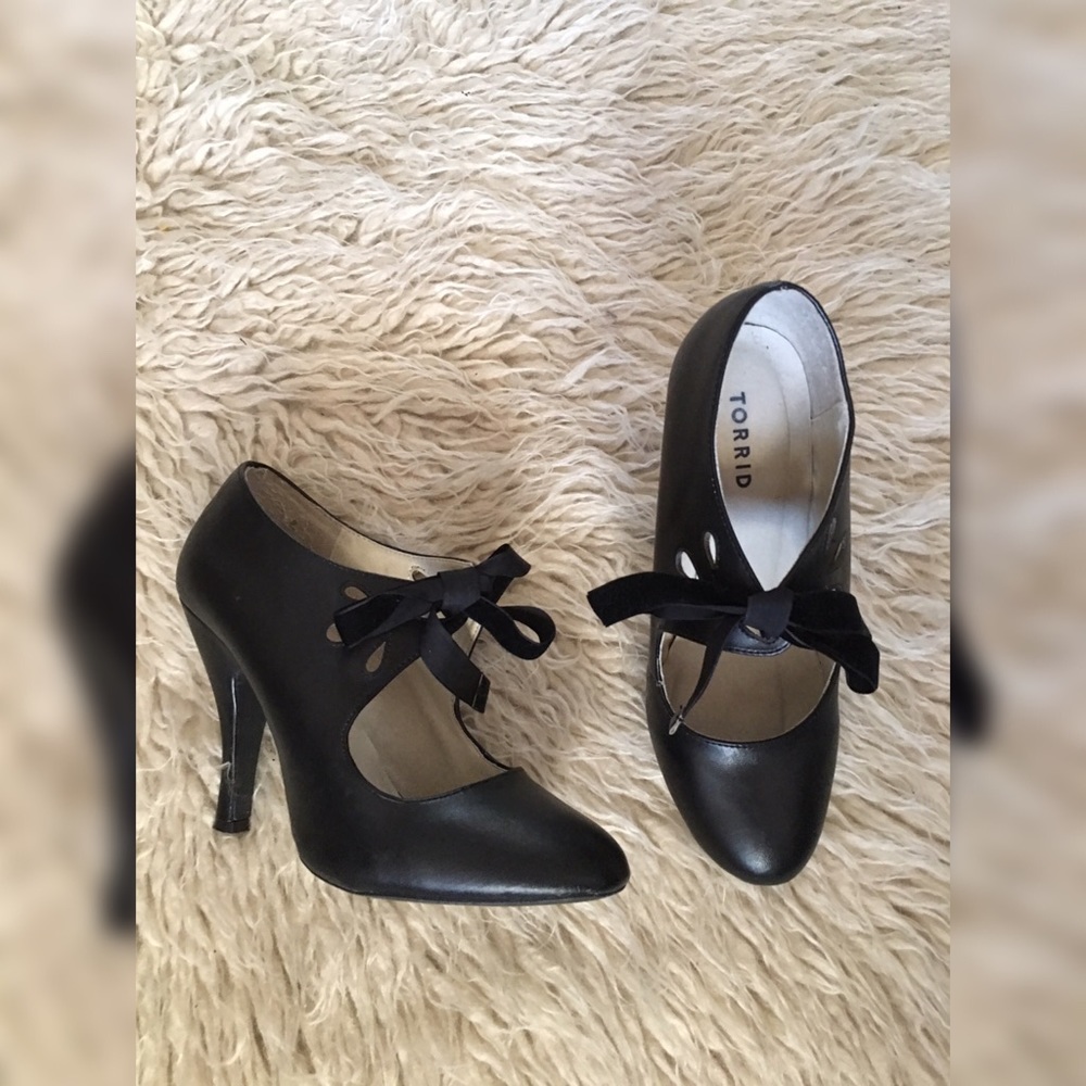 Velvet Lace Pin Up Heels